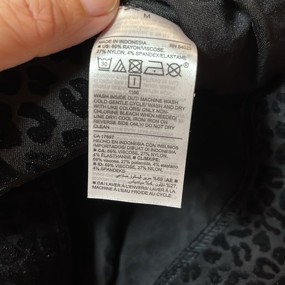 Old Navy NWT Black Animal Print Pants - Picture 5 of 5